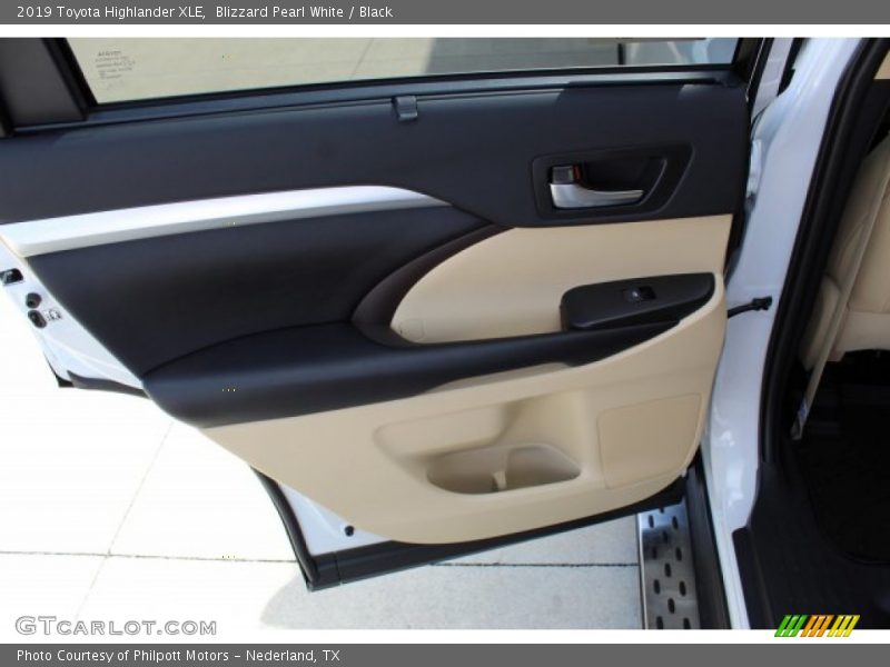 Blizzard Pearl White / Black 2019 Toyota Highlander XLE