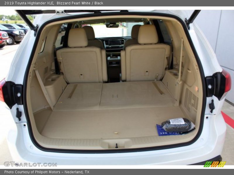 Blizzard Pearl White / Black 2019 Toyota Highlander XLE
