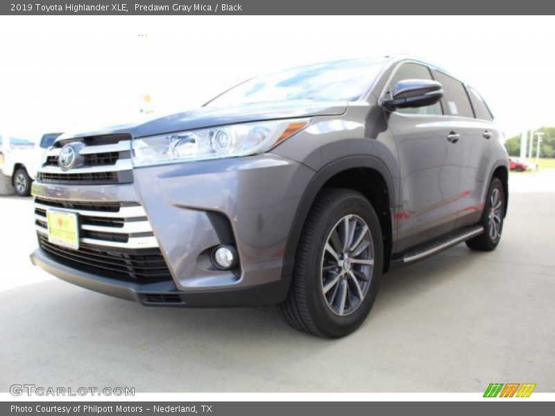 Predawn Gray Mica / Black 2019 Toyota Highlander XLE