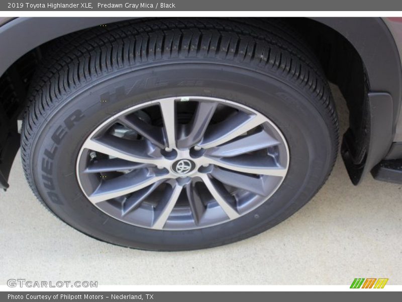 Predawn Gray Mica / Black 2019 Toyota Highlander XLE
