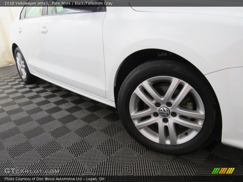 Pure White / Black/Palladium Gray 2018 Volkswagen Jetta S