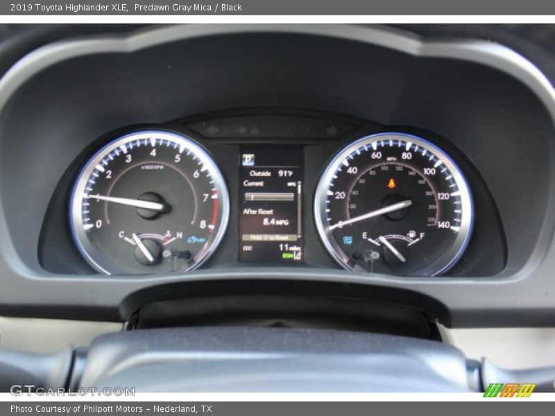 Predawn Gray Mica / Black 2019 Toyota Highlander XLE