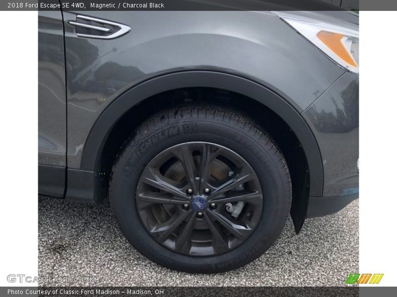 Magnetic / Charcoal Black 2018 Ford Escape SE 4WD