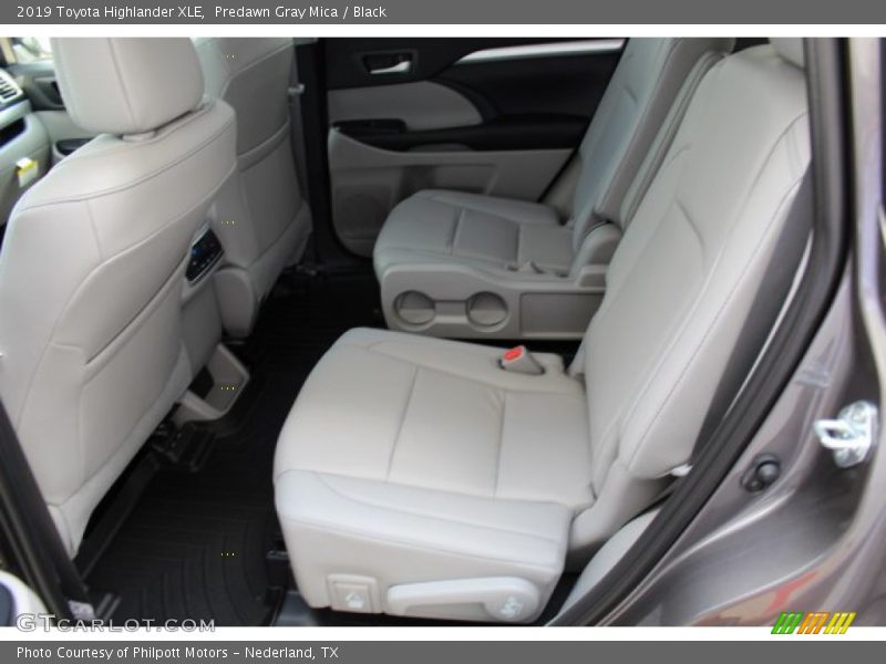 Predawn Gray Mica / Black 2019 Toyota Highlander XLE