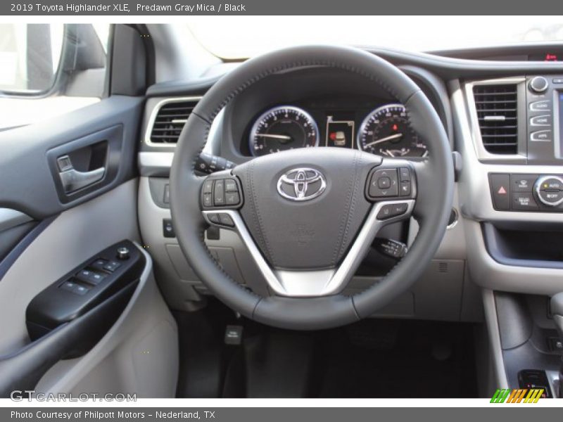 Predawn Gray Mica / Black 2019 Toyota Highlander XLE