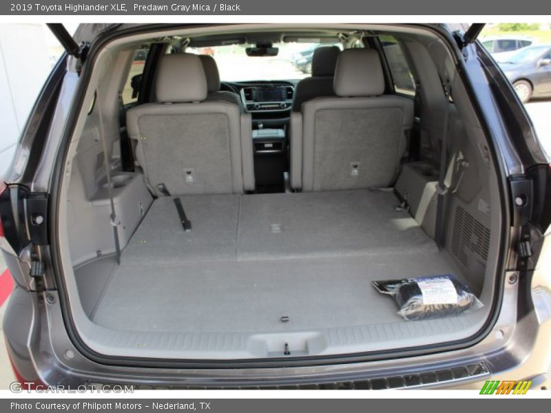 Predawn Gray Mica / Black 2019 Toyota Highlander XLE