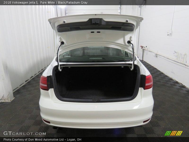 Pure White / Black/Palladium Gray 2018 Volkswagen Jetta S