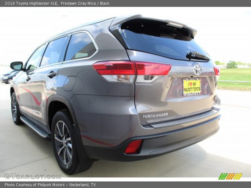 Predawn Gray Mica / Black 2019 Toyota Highlander XLE