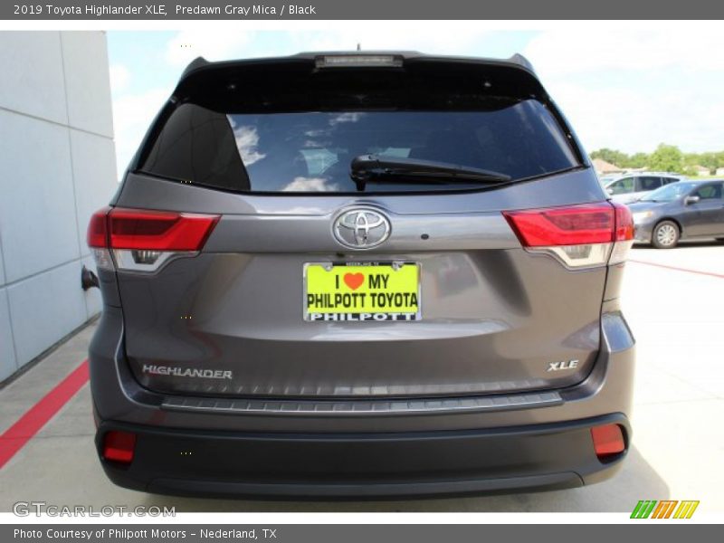 Predawn Gray Mica / Black 2019 Toyota Highlander XLE
