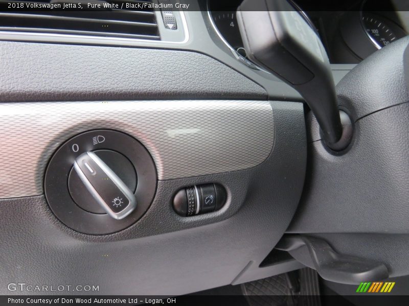 Pure White / Black/Palladium Gray 2018 Volkswagen Jetta S