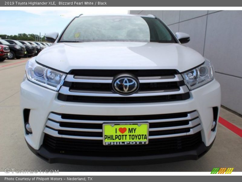 Blizzard Pearl White / Black 2019 Toyota Highlander XLE
