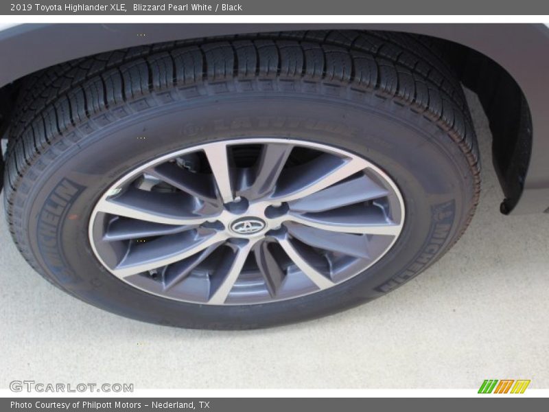 Blizzard Pearl White / Black 2019 Toyota Highlander XLE