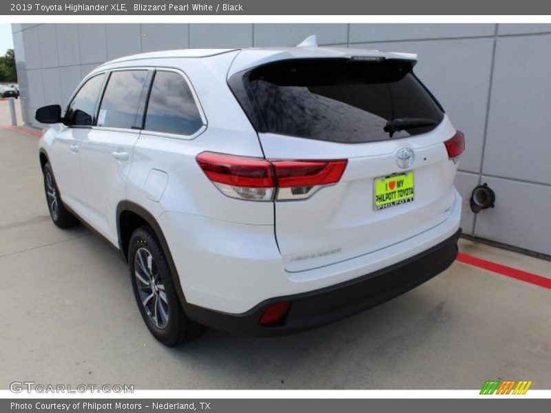 Blizzard Pearl White / Black 2019 Toyota Highlander XLE