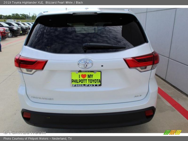 Blizzard Pearl White / Black 2019 Toyota Highlander XLE