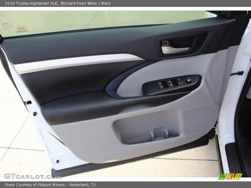 Blizzard Pearl White / Black 2019 Toyota Highlander XLE