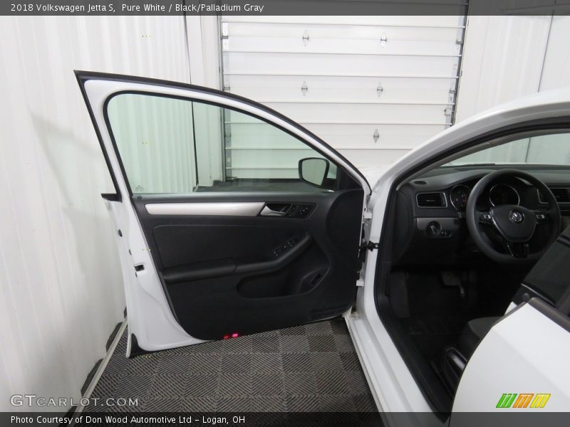 Pure White / Black/Palladium Gray 2018 Volkswagen Jetta S