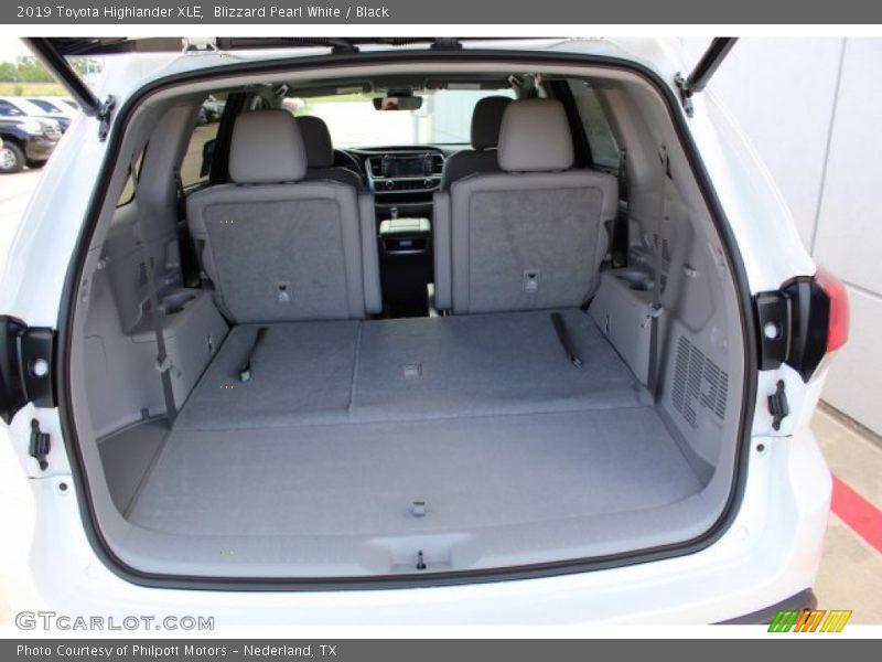 Blizzard Pearl White / Black 2019 Toyota Highlander XLE