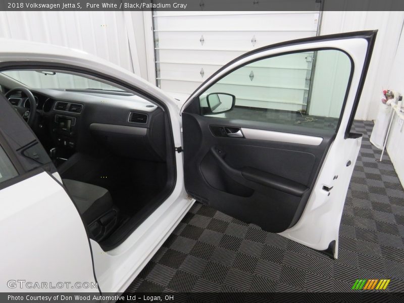 Pure White / Black/Palladium Gray 2018 Volkswagen Jetta S