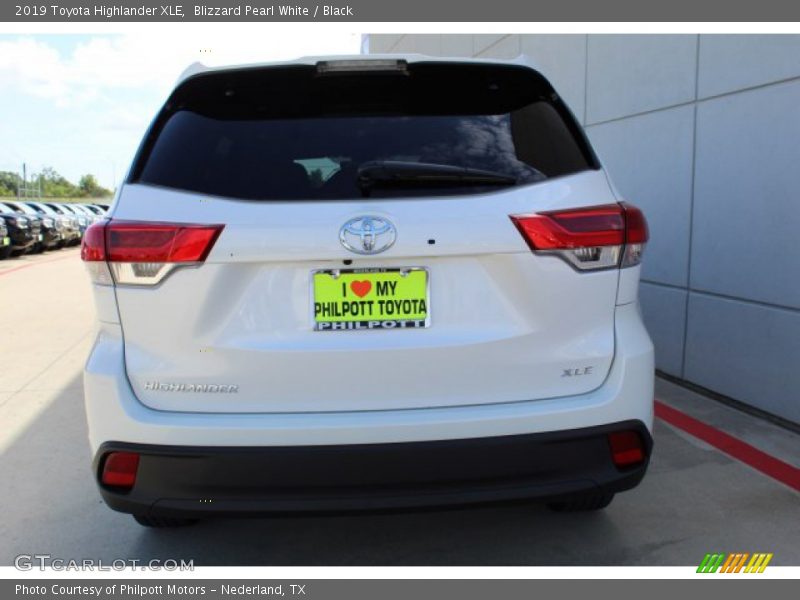 Blizzard Pearl White / Black 2019 Toyota Highlander XLE