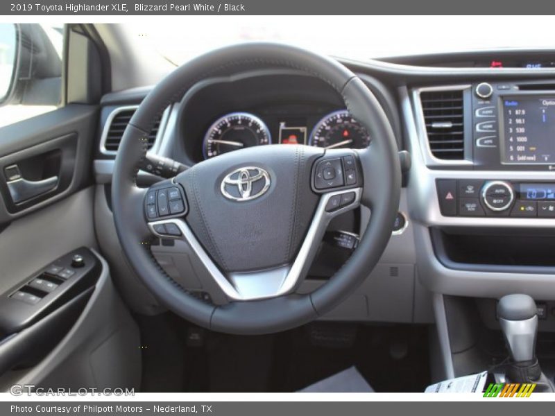 Blizzard Pearl White / Black 2019 Toyota Highlander XLE
