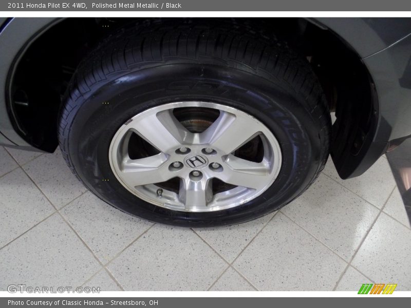 Polished Metal Metallic / Black 2011 Honda Pilot EX 4WD