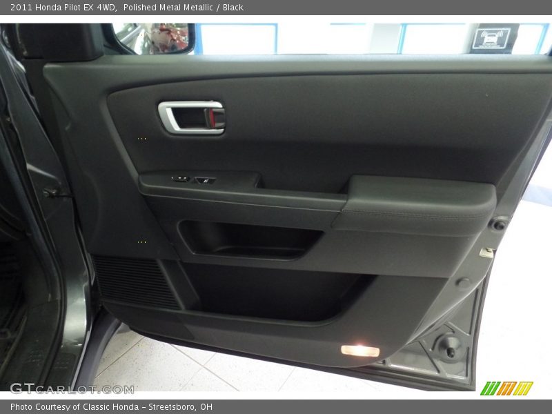 Polished Metal Metallic / Black 2011 Honda Pilot EX 4WD