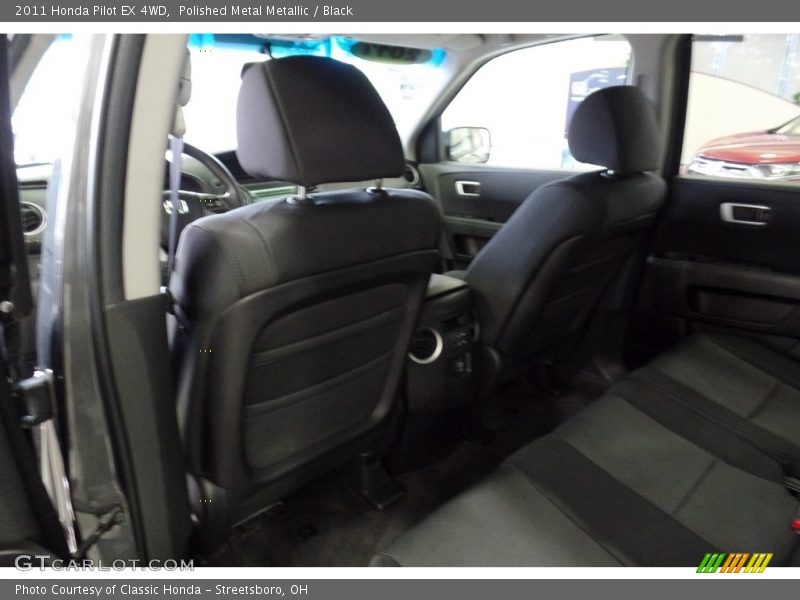 Polished Metal Metallic / Black 2011 Honda Pilot EX 4WD