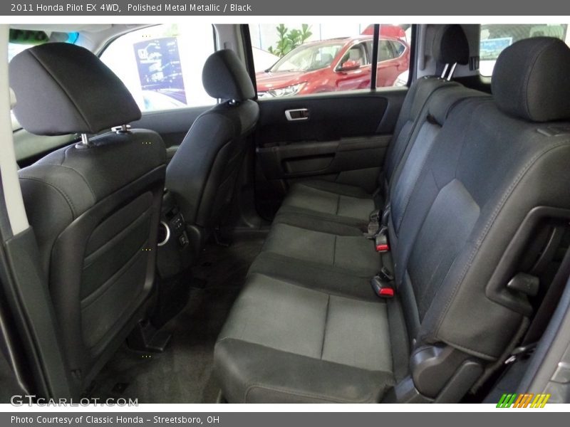 Polished Metal Metallic / Black 2011 Honda Pilot EX 4WD
