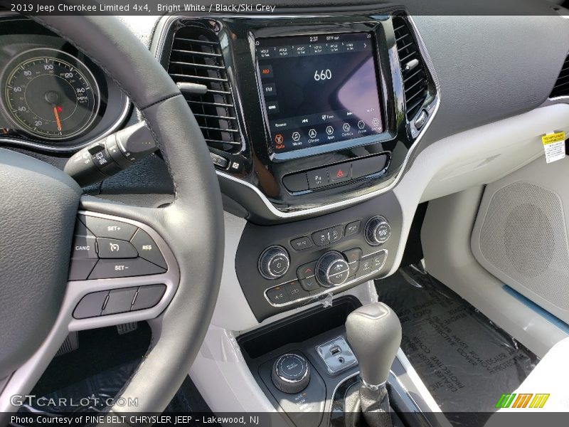 Bright White / Black/Ski Grey 2019 Jeep Cherokee Limited 4x4