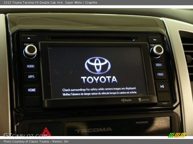 Super White / Graphite 2015 Toyota Tacoma V6 Double Cab 4x4