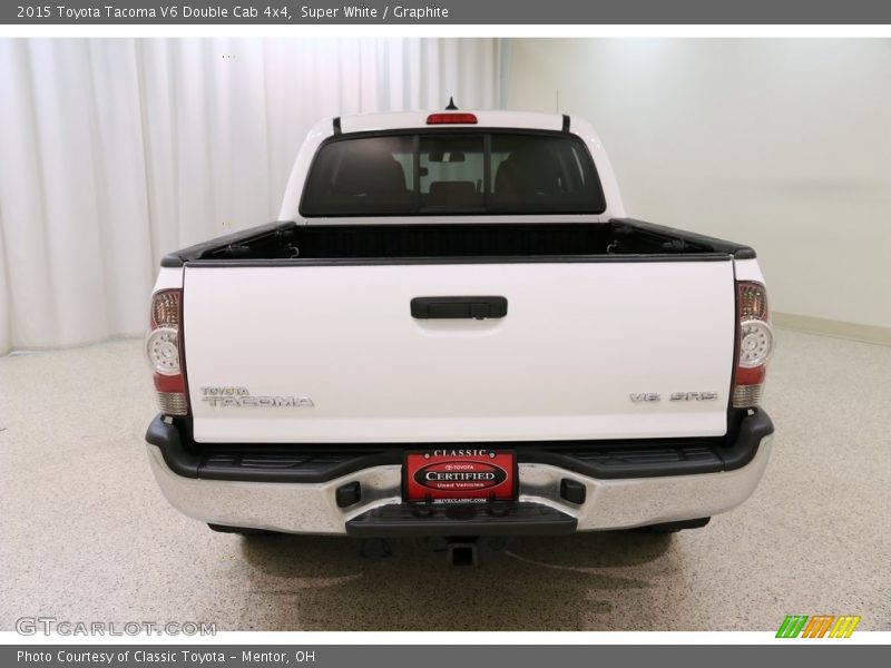 Super White / Graphite 2015 Toyota Tacoma V6 Double Cab 4x4