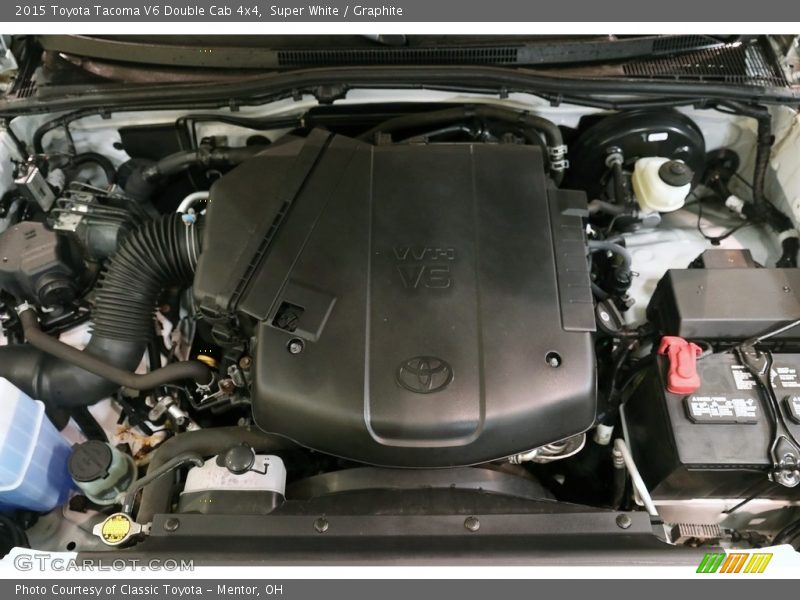 Super White / Graphite 2015 Toyota Tacoma V6 Double Cab 4x4