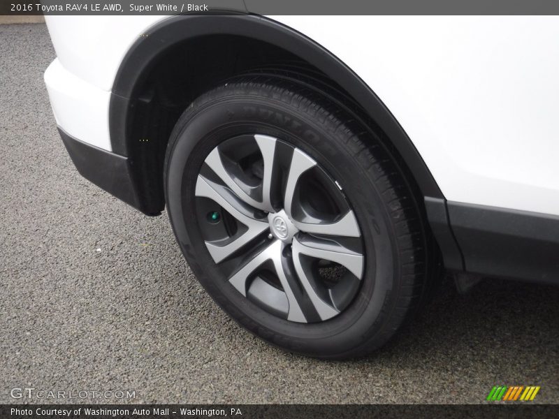 Super White / Black 2016 Toyota RAV4 LE AWD