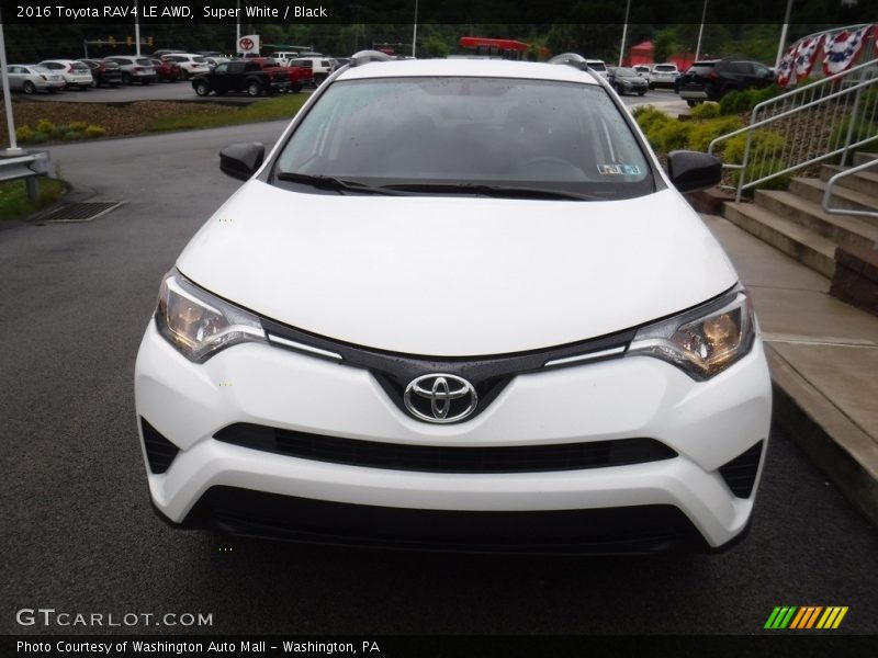 Super White / Black 2016 Toyota RAV4 LE AWD