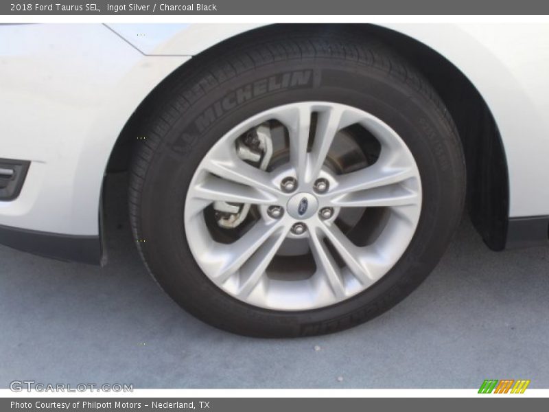 Ingot Silver / Charcoal Black 2018 Ford Taurus SEL