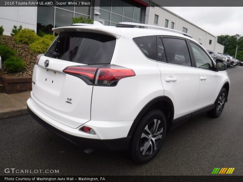 Super White / Black 2016 Toyota RAV4 LE AWD