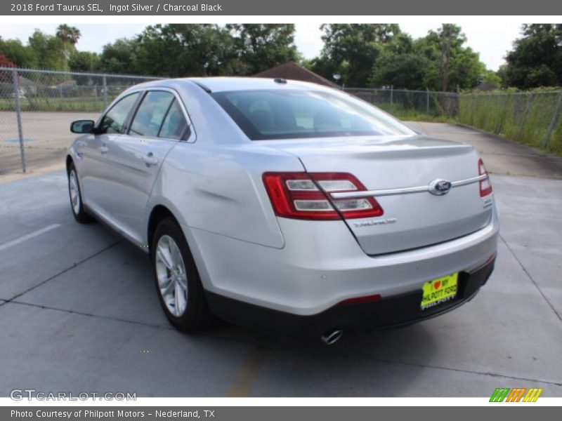 Ingot Silver / Charcoal Black 2018 Ford Taurus SEL