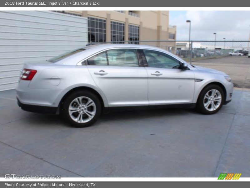 Ingot Silver / Charcoal Black 2018 Ford Taurus SEL