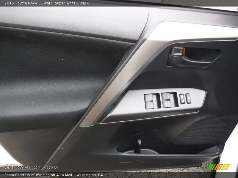 Super White / Black 2016 Toyota RAV4 LE AWD