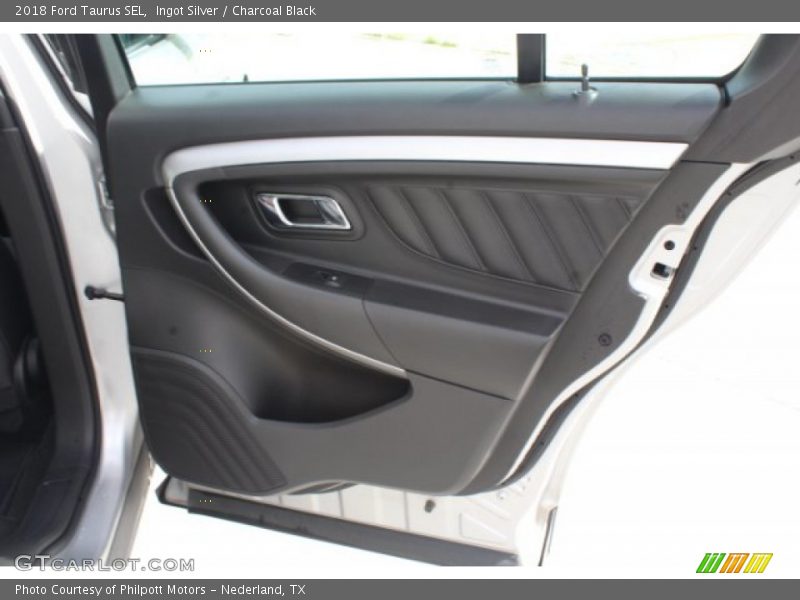 Ingot Silver / Charcoal Black 2018 Ford Taurus SEL