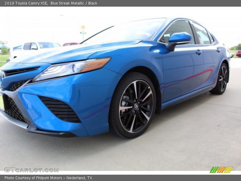 Blue Streak Metallic / Black 2019 Toyota Camry XSE