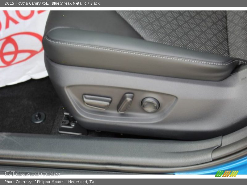 Blue Streak Metallic / Black 2019 Toyota Camry XSE