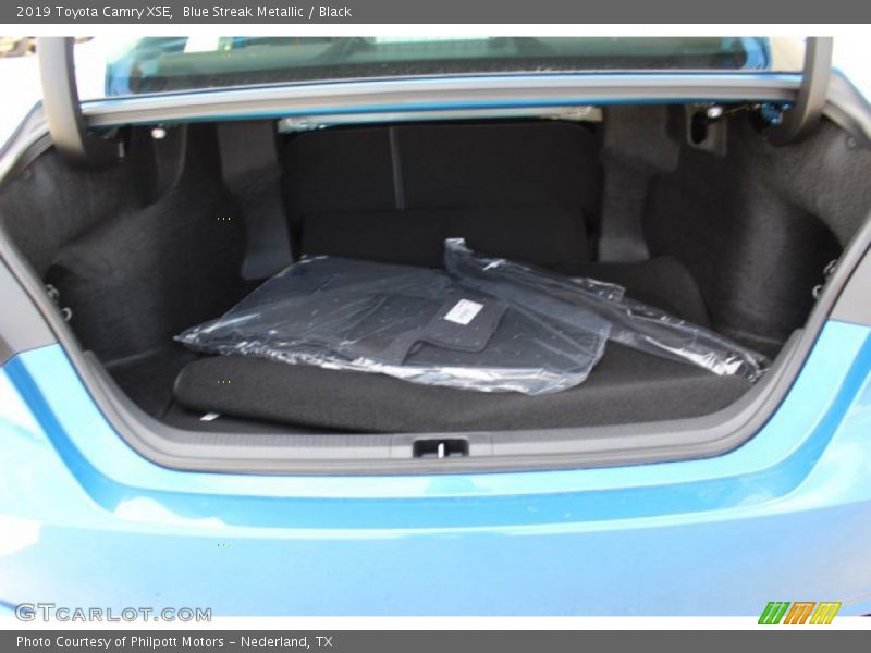 Blue Streak Metallic / Black 2019 Toyota Camry XSE