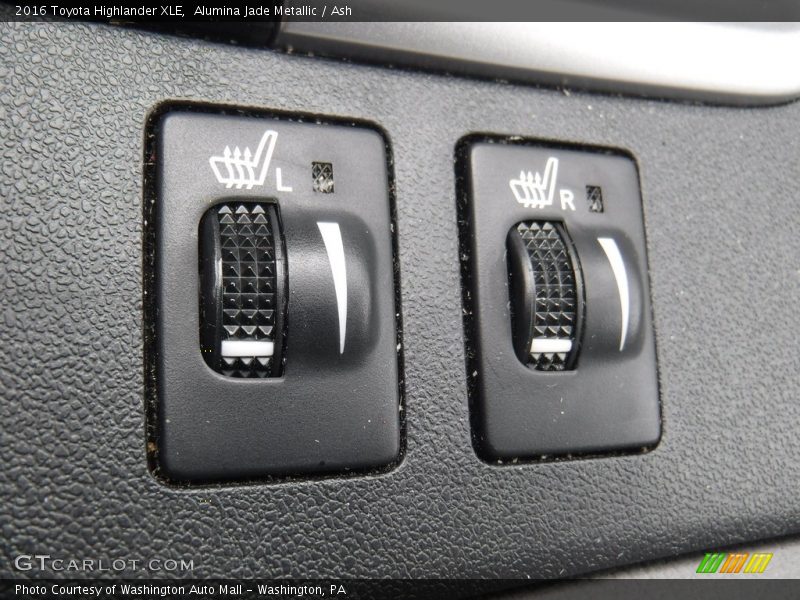 Alumina Jade Metallic / Ash 2016 Toyota Highlander XLE