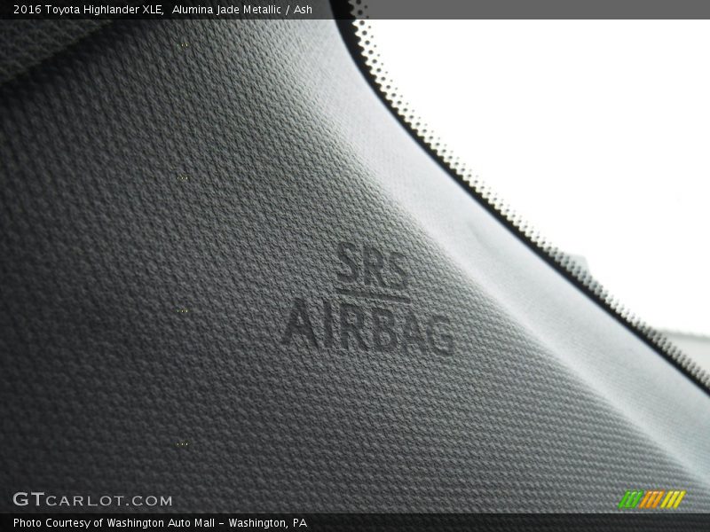 Alumina Jade Metallic / Ash 2016 Toyota Highlander XLE