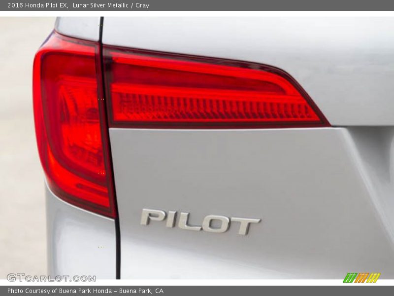 Lunar Silver Metallic / Gray 2016 Honda Pilot EX