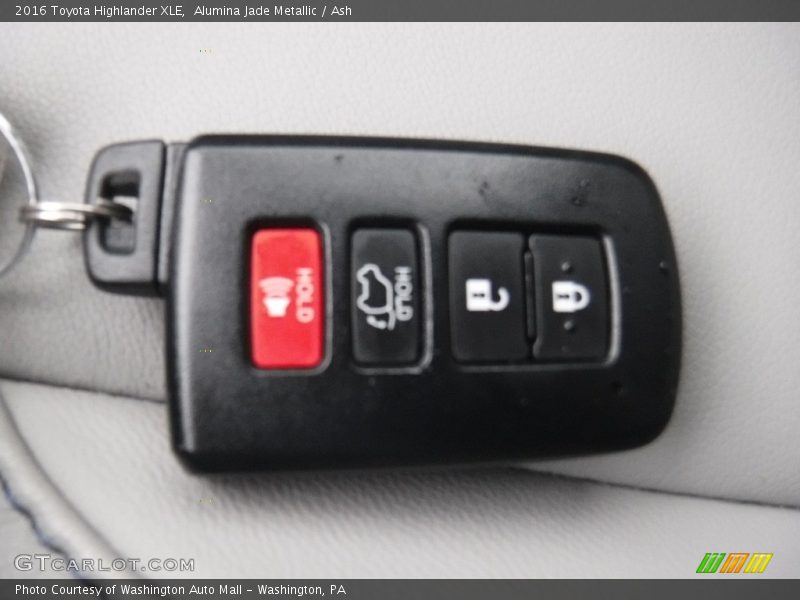 Alumina Jade Metallic / Ash 2016 Toyota Highlander XLE