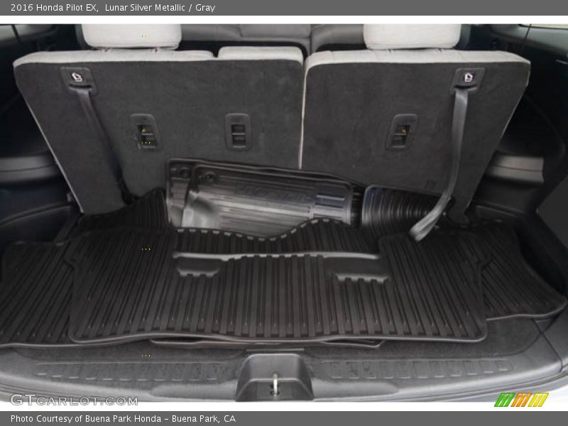 Lunar Silver Metallic / Gray 2016 Honda Pilot EX