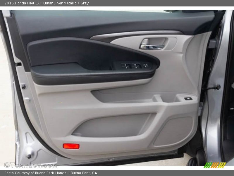 Lunar Silver Metallic / Gray 2016 Honda Pilot EX
