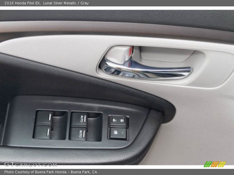 Lunar Silver Metallic / Gray 2016 Honda Pilot EX